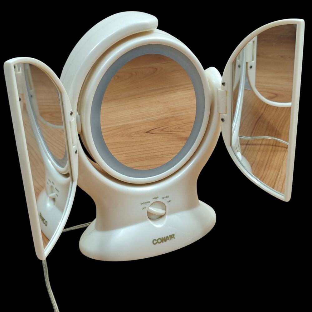 CONAIR BE-37 Lighted Two Sided Winged Makeup Mirror 4 Light Settings Vintage